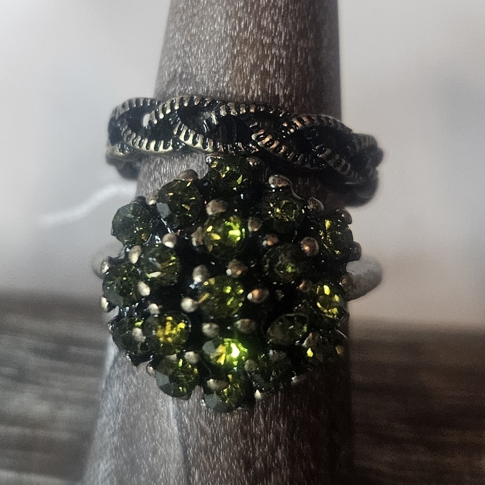 NWT Green Flower Rhinestone Brass Textured Cocktail Ring Sz 6 Modern Statement